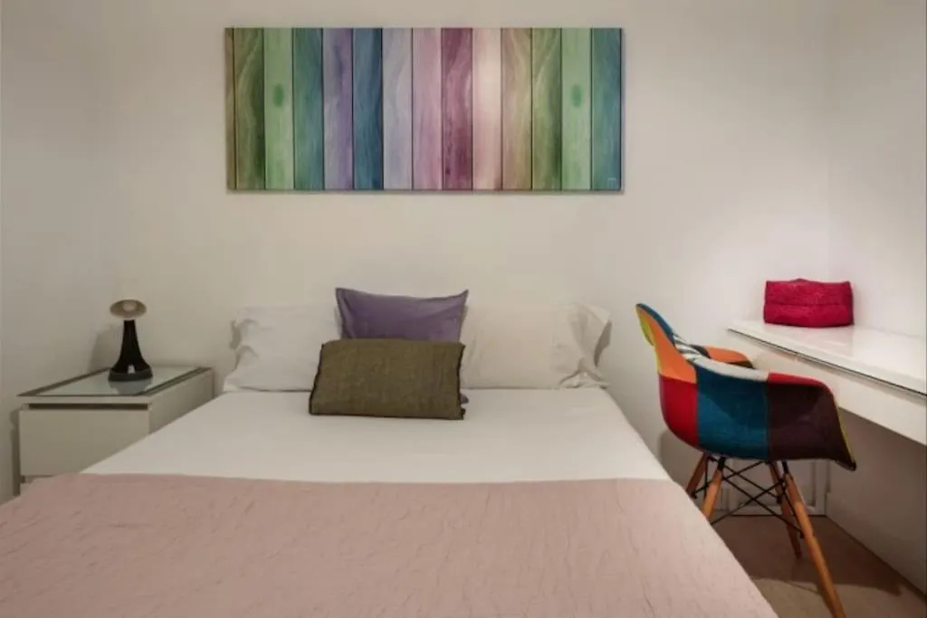 Renovated Apartment In Vila De Gracia Barcelona