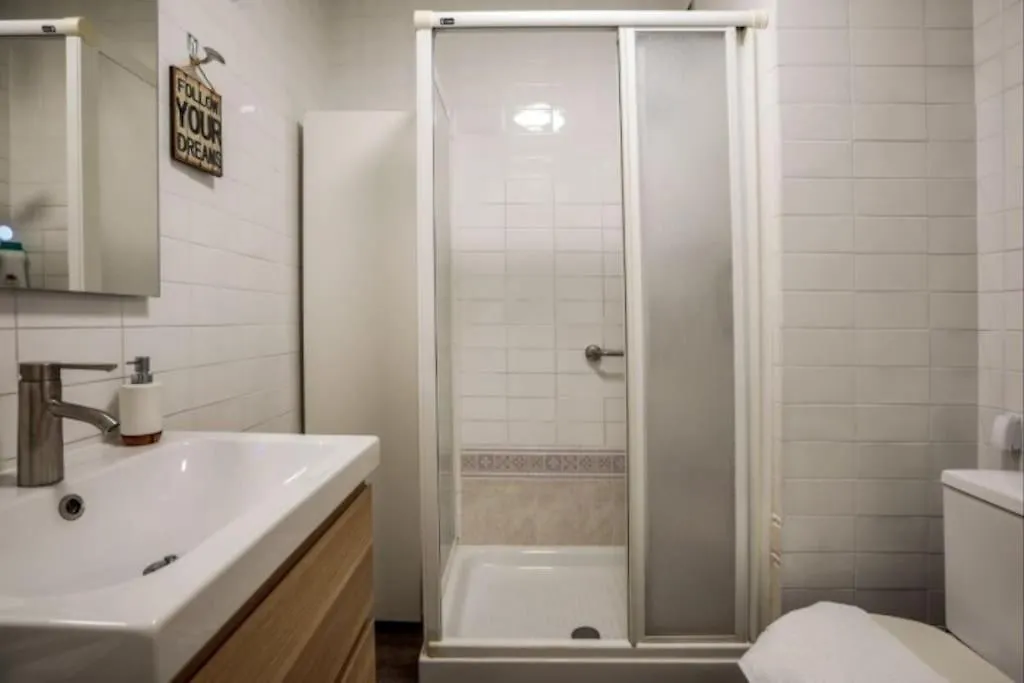 Renovated Apartment In Vila De Gracia Barcelona